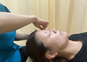 お顔の疲れ取り【筋膜リリース＋美容鍼】で肌質改善😄